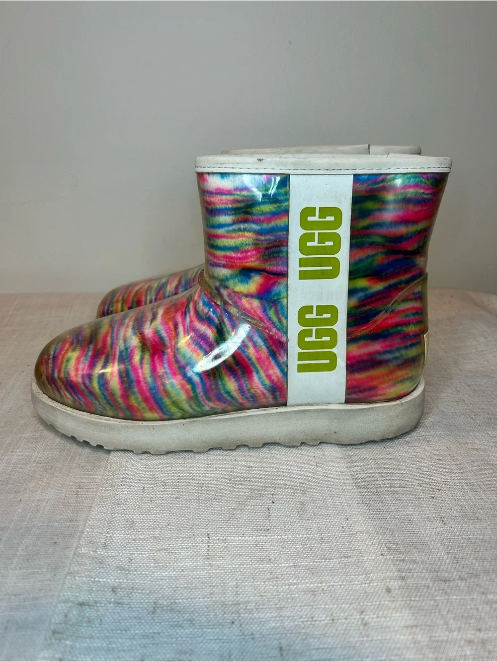 UGG clear Rainbow Tie-Dye Short Boot - Pink Multi